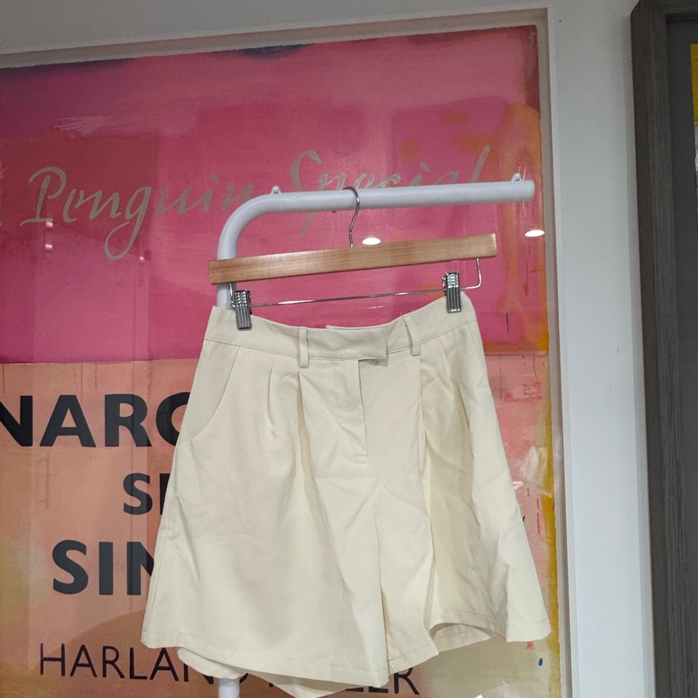 Women's Cream Shorts